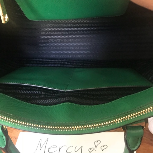 Prada Saffiano Lux - Picture 4 of 8